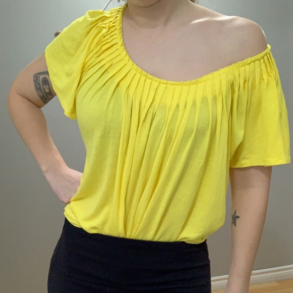 Yellow fun summer top - Picture 2 of 7